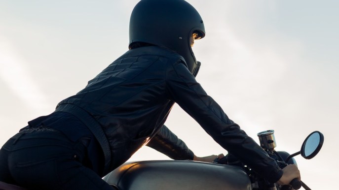 La storia della donna che batteva gli uomini in moto