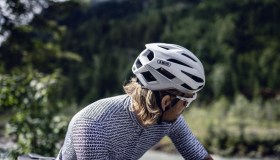 Casco per andare in bici: come scegliere quello giusto