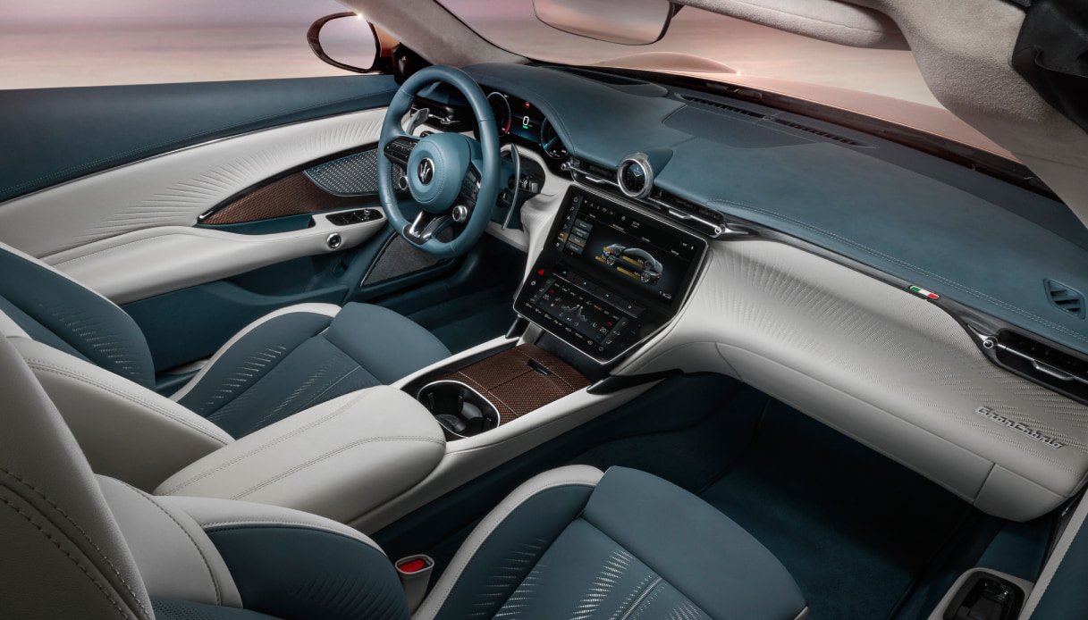 La nuova Maserati GranCabrio Folgore brilla anche nelle tecnologie