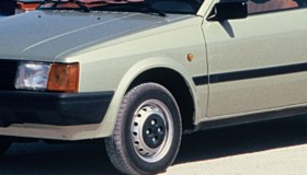 Le 10 auto più brutte di sempre: quando il design è un pugno in un occhio