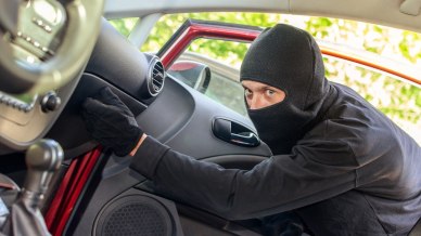 Lo stratagemma per rubare le auto con satellitare