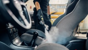 Pulizia abitacolo auto, come eliminare i cattivi odori