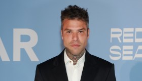 Fedez multato in Sardegna si indigna, cosa è successo