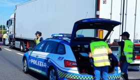 Camion da F1 fermato in autostrada, 1.500 CV e 150 km/h: maxi multa