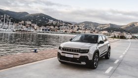 La montagna incontra la strada: nasce la Jeep Avenger 4xe The North Face Edition