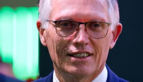 Carlos Tavares rompe il silenzio, i motivi dietro l’addio a Stellantis