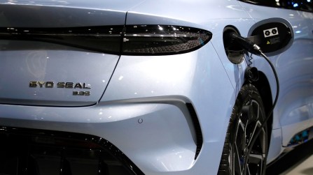BYD ascesa inarrestabile: accordi con top brand italiani, ma in Europa il primo ostacolo