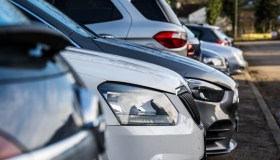 Parcheggi auto, a Milano cambia tutto: prenotazione online e nuove tariffe