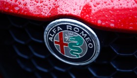 Alfa Romeo svela il nuovo logo per i suoi 115 anni di storia