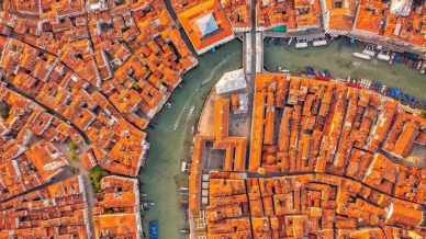 Visitare Venezia in auto: i trucchi per parcheggiare gratis