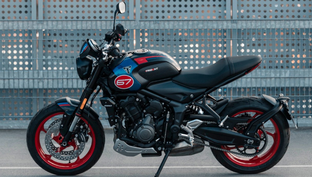 https://www.virgilio.it/motori/wp-content/uploads/sites/4/2025/04/Moto-speciale-Triumph-Trident-660-Triple.jpg