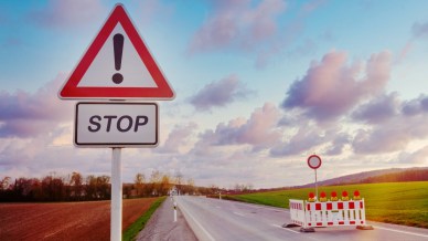 Segnali di pericolo, sai riconoscerli? Fai il quiz patente
