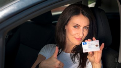 Permesso guida durante sospensione: cosa prevede la legge