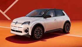 La serie speciale Renault 5 E-Tech Electric Roland-Garros