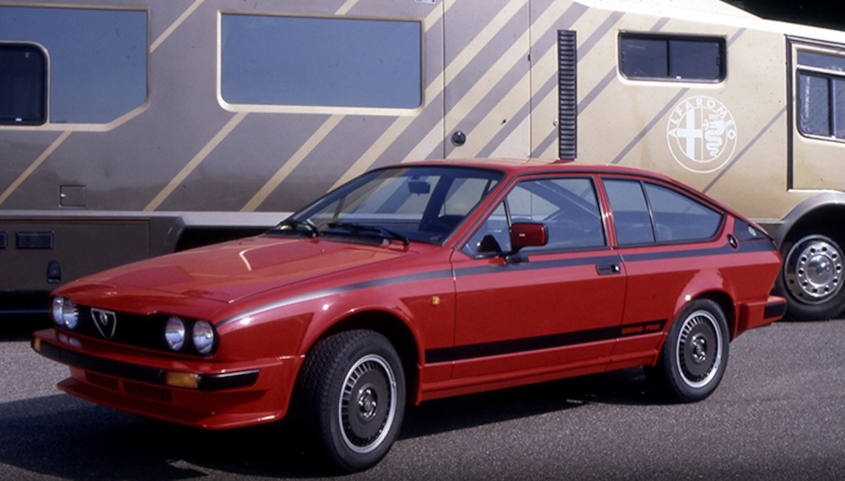 Alfa Romeo Alfetta GT 2000, una coupé disegnata da Giugiaro