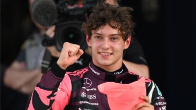 Kimi Antonelli a scuola in supercar: il video è virale