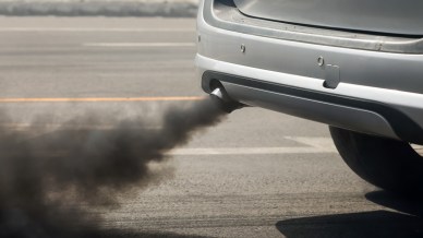 L'Ue mette alle strette l'Italia sulle auto elettriche
