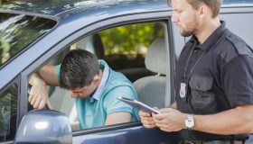 Rifiuto all’alcoltest: cosa si rischia davvero anche a distanza di anni