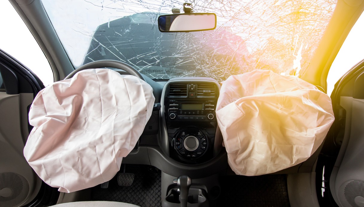 https://www.virgilio.it/motori/wp-content/uploads/sites/4/2025/06/Airbag-Takata-Citroen-fermo.jpg