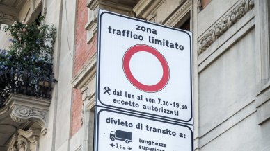 Nuova stangata per chi guida a Milano: cambia tutto