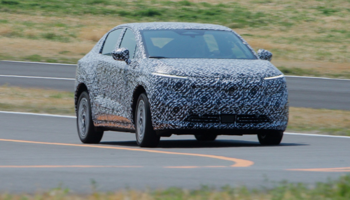 https://www.virgilio.it/motori/wp-content/uploads/sites/4/2025/06/Novita-Nissan-Leaf.jpg