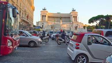 Tra traffico e motorini: la guida autonoma arriva a Roma