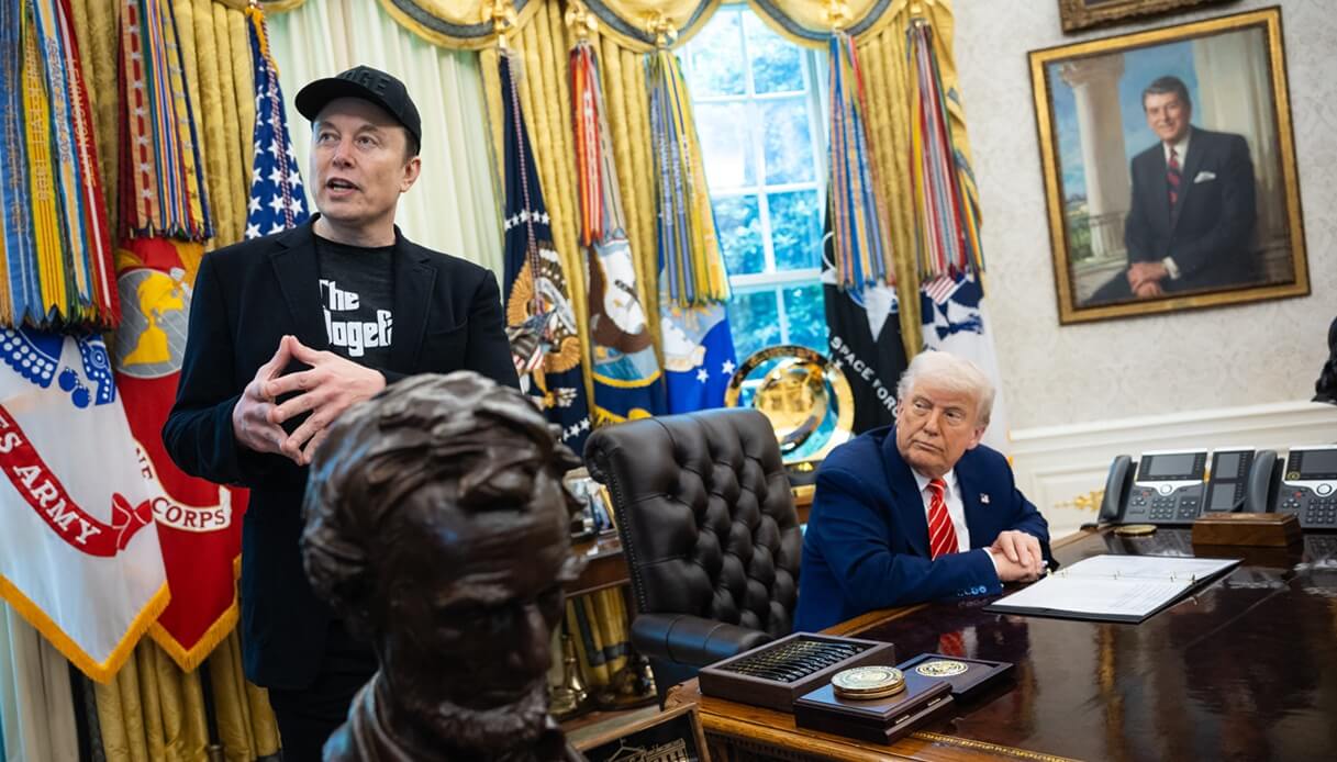 https://www.virgilio.it/motori/wp-content/uploads/sites/4/2025/06/msuk-trump.jpg