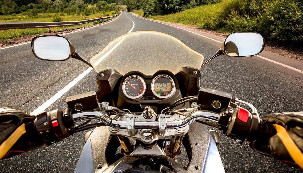 https://www.virgilio.it/motori/wp-content/uploads/sites/4/2025/06/porta-telepass-per-moto.jpeg