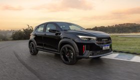 La Abarth che non vediamo in Italia è ancora più dotata