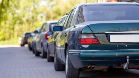 Cosa si rischia se la targa dell’auto è illeggibile o sporca