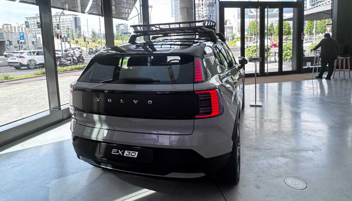 Volvo EX30 Cross Country