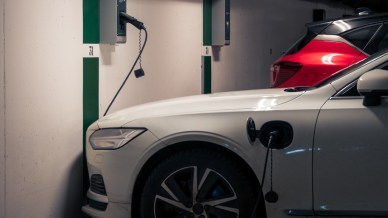 Il tempo di possesso fra auto EV e termica: chi dura di più