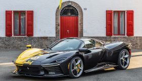 Ferrari Daytona SP3 Tailor Made, livrea speciale per uno scopo benefico