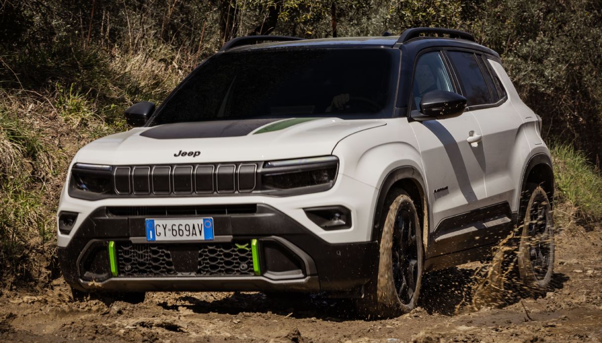 https://www.virgilio.it/motori/wp-content/uploads/sites/4/2025/07/Jeep-Avenger-SUV-piu-venduto.jpg