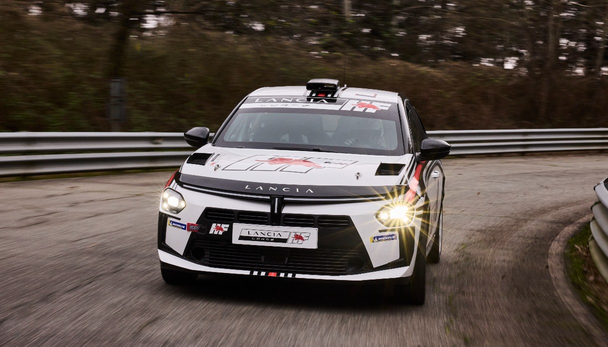 https://www.virgilio.it/motori/wp-content/uploads/sites/4/2025/07/Lancia-Ypsilon-Rally-4HF.jpg