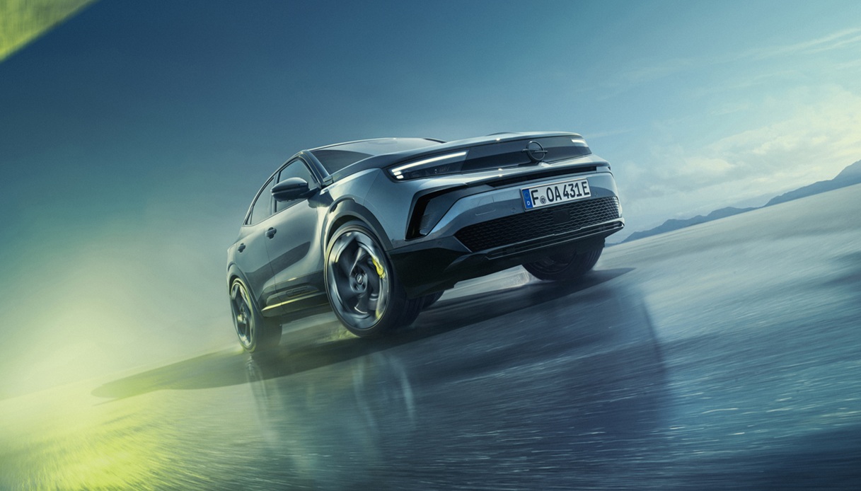 https://www.virgilio.it/motori/wp-content/uploads/sites/4/2025/07/Opel-Mokka-GSE.jpg