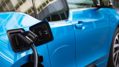 Arriva il powerbank per auto elettriche: costa una follia