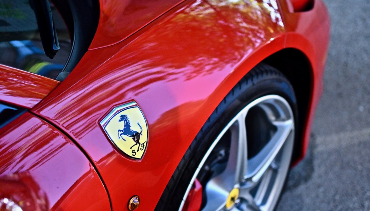 https://www.virgilio.it/motori/wp-content/uploads/sites/4/2025/07/ferrari.jpg