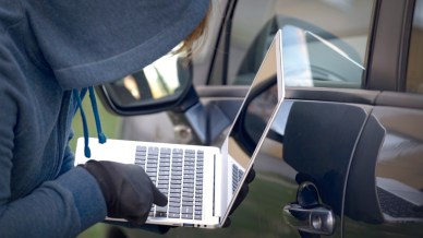 Dilagano i furti di auto elettriche in carica, ecco perché