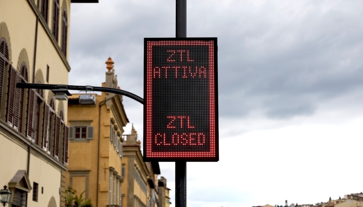 https://www.virgilio.it/motori/wp-content/uploads/sites/4/2025/07/ztl-milano-blocco-2025.jpeg