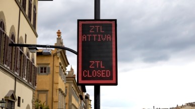 Milano aumenta la stretta sulle auto, nuova ztl da settembre