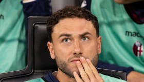 Cellulare alla guida, patente ritirata a Davide Calabria