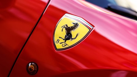 I clienti famosi che non possono avere una Ferrari: perché sono nella lista nera