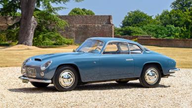 La prima sportiva a montare un V6 è italiana, la riconosci?