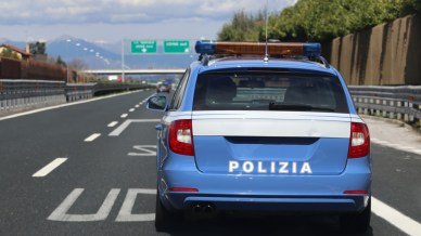 Recidivo, senza patente e in fuga tra i tir: corsa finita