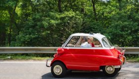 Minicar e limiti velocità, cosa dice il Codice della Strada e quando scattano le sanzioni