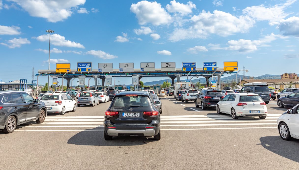 https://www.virgilio.it/motori/wp-content/uploads/sites/4/2025/09/diminuisce-prezzo-autostrada.jpeg