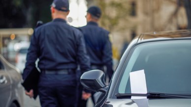 Non ovunque è multa, i poteri degli ausiliari del traffico