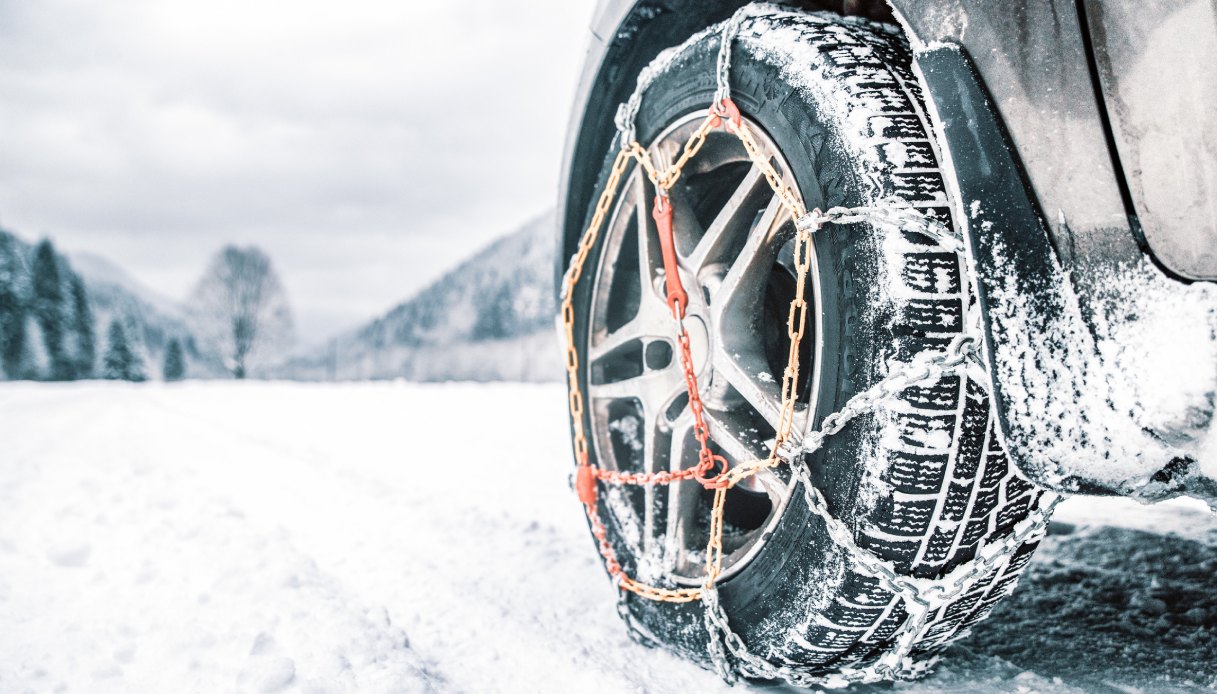 https://www.virgilio.it/motori/wp-content/uploads/sites/4/2025/10/Catene-da-neve-utilita-in-inverno.jpg