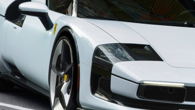 La riconosci? La nuova Ferrari omaggia un mito eterno